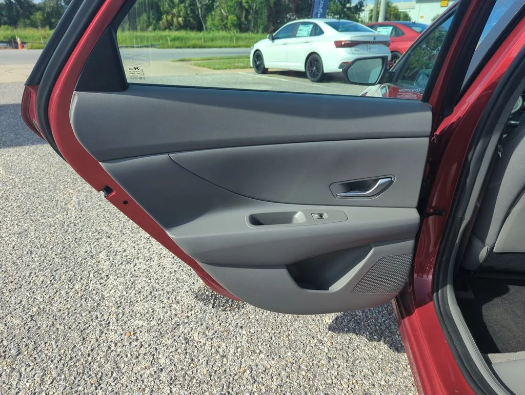 Used 2023 Red Hyundai SEL image 27
