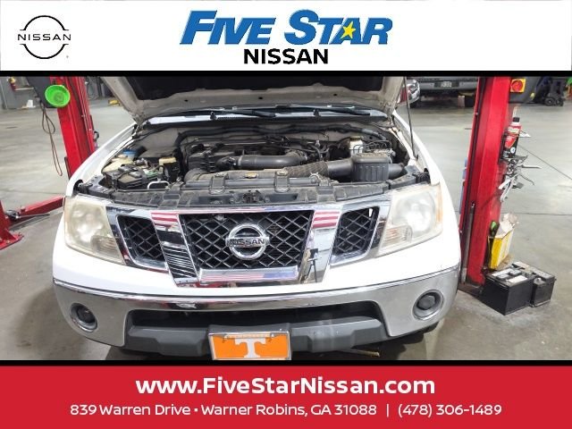 Used 2010 White Nissan SE image 2