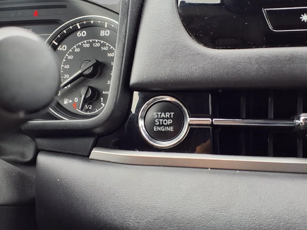 Used 2025 Black Mitsubishi  image 9