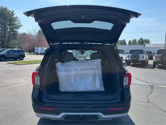 New 2026 Agate Black Metallic Ford Tremor® image 5