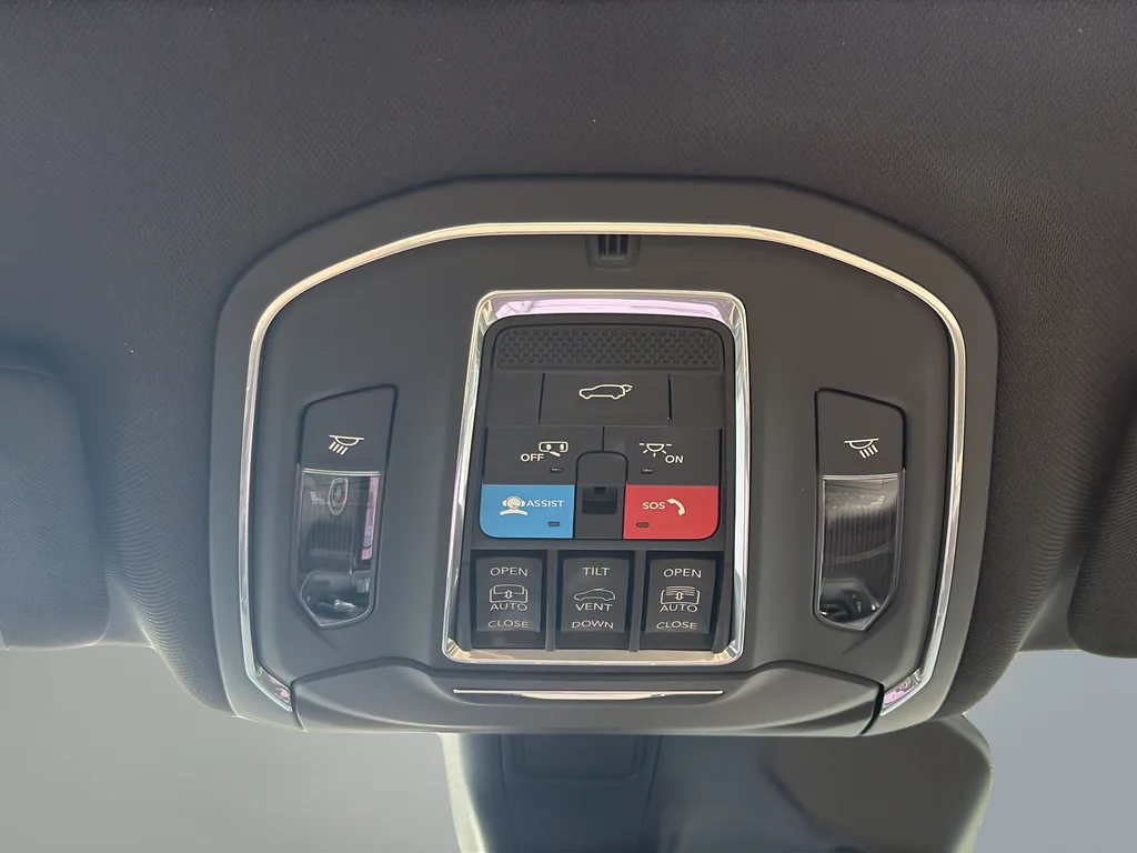 Used 2023 White Jeep Limited image 38