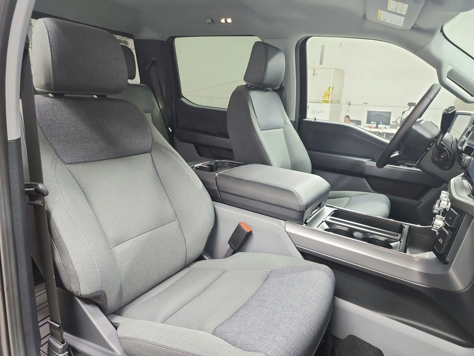 New 2026 Agate Black Metallic Ford XLT image 37