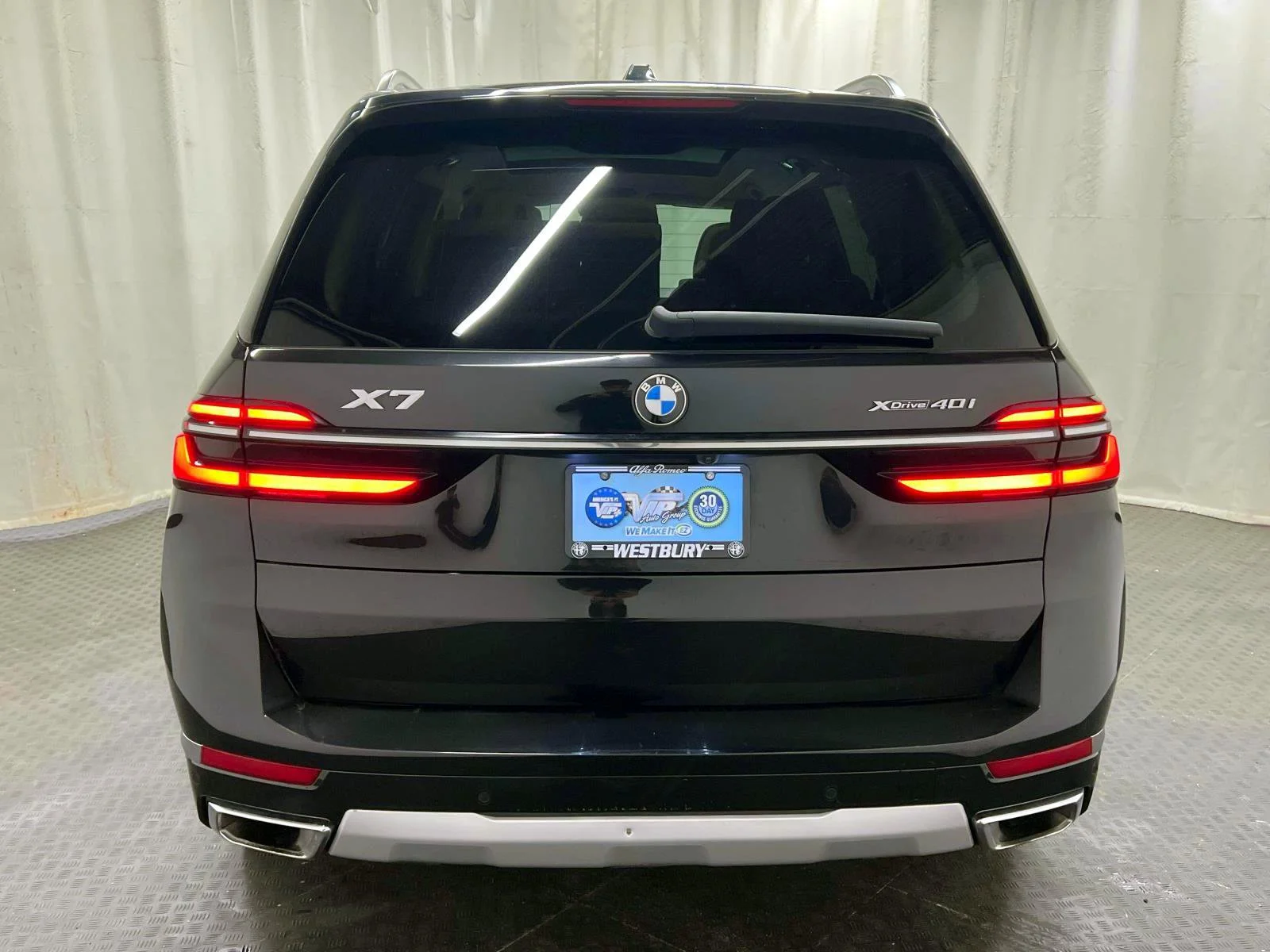 Used 2024 Black BMW xDrive40i image 8