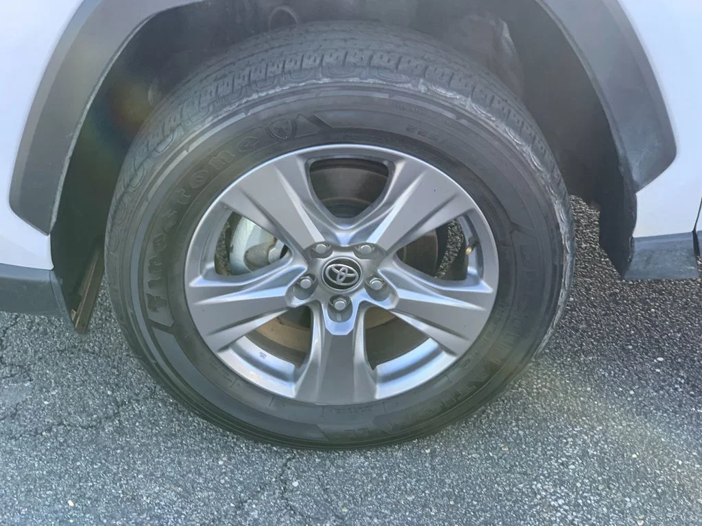 Used 2025 White Toyota XLE image 32