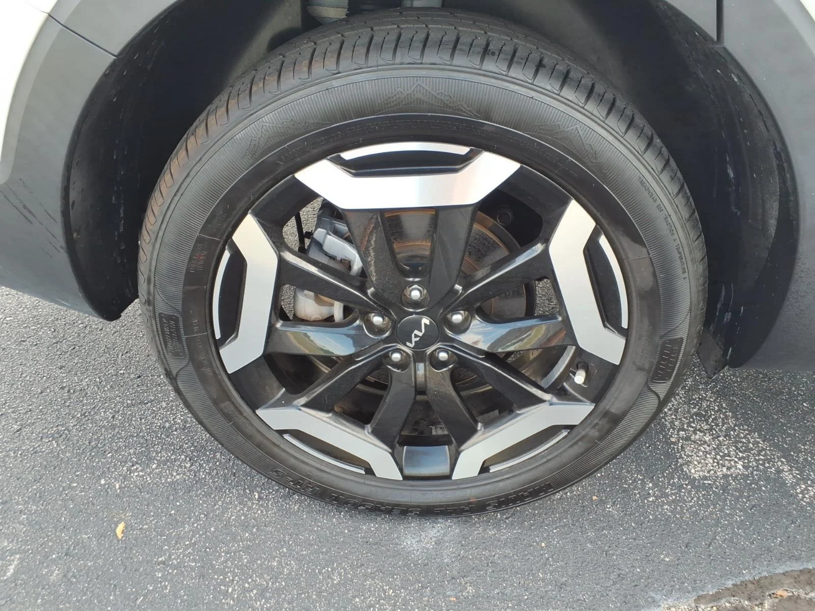 Used 2023  KIA S image 14
