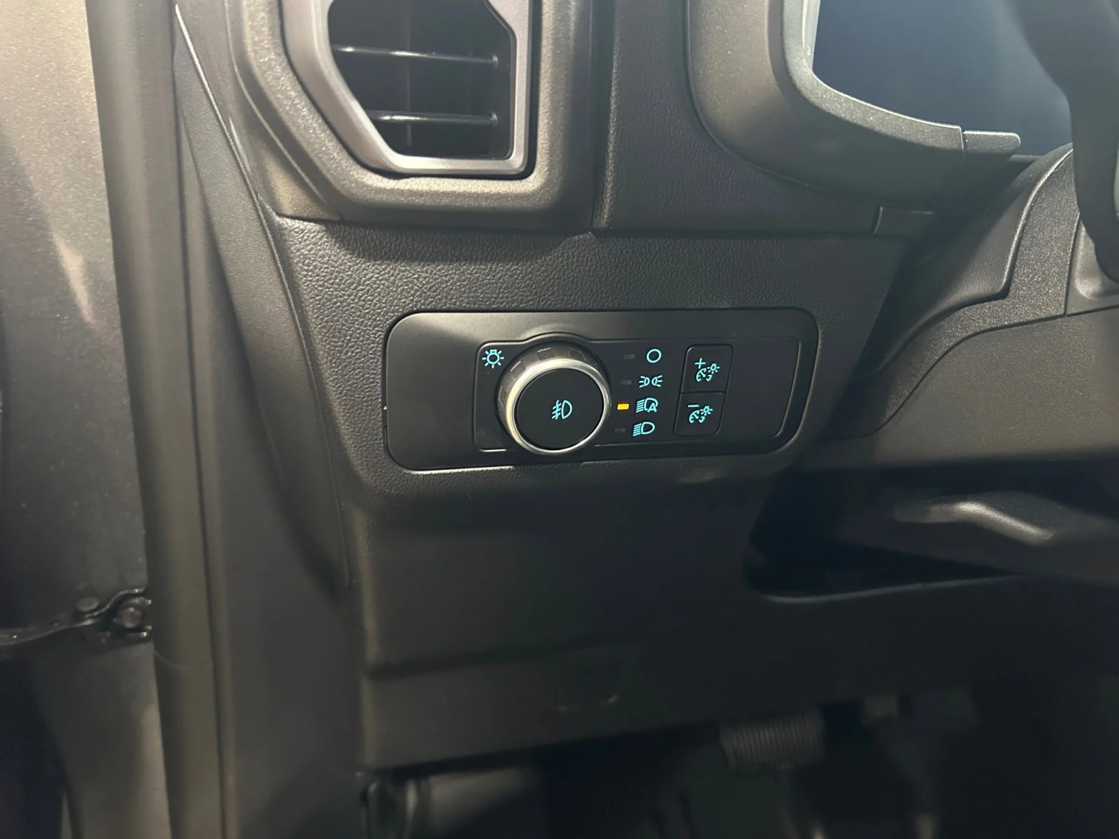 New 2026 Carbonized Grey Metallic Ford Badlands image 15