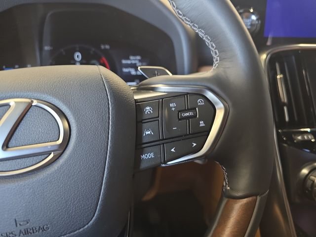 Used 2026 White Lexus 600 Luxury image 22