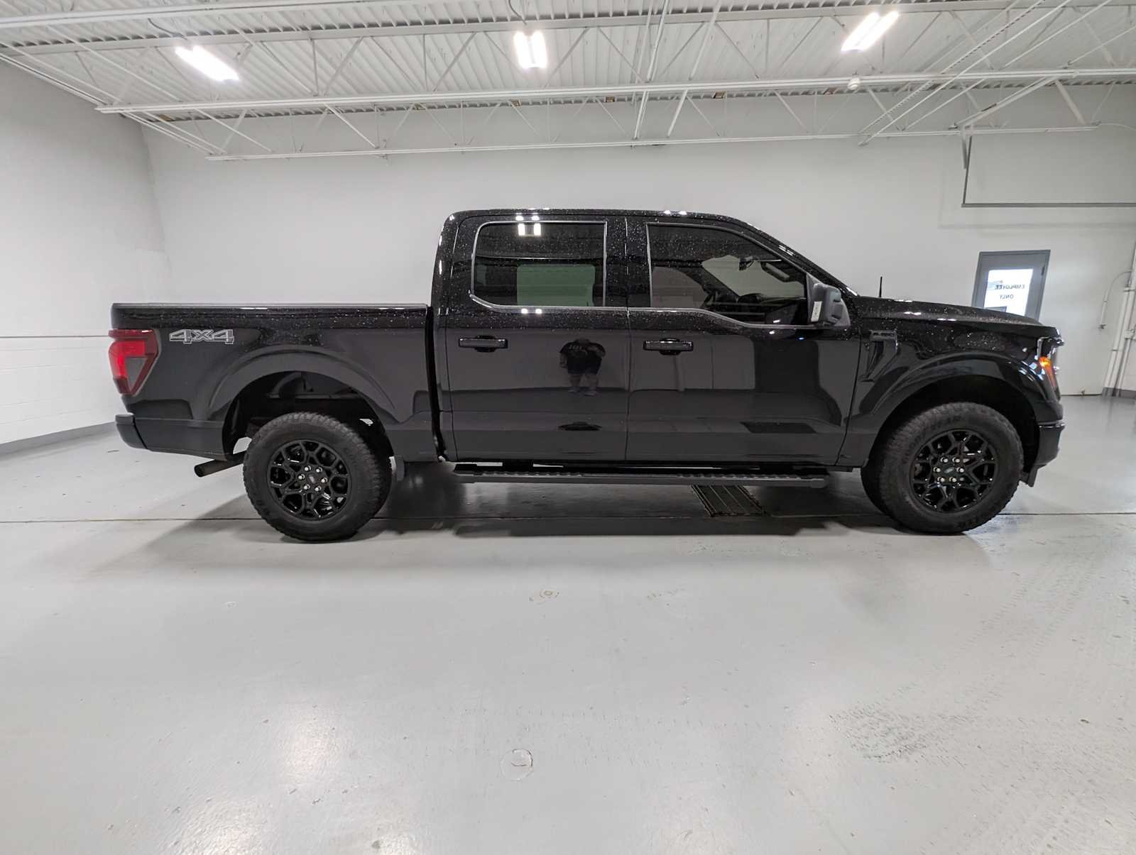 Used 2024 Agate Black Metallic Ford XLT image 7