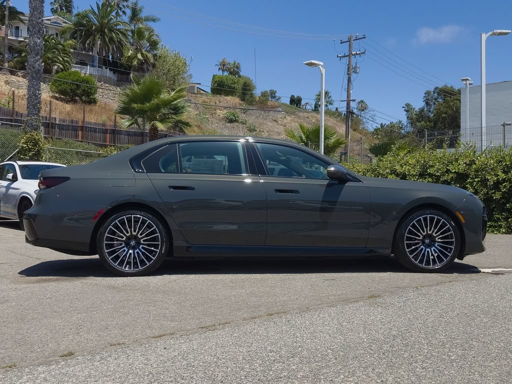 New 2026 Dravit Grey Metallic BMW eDrive50 image 3