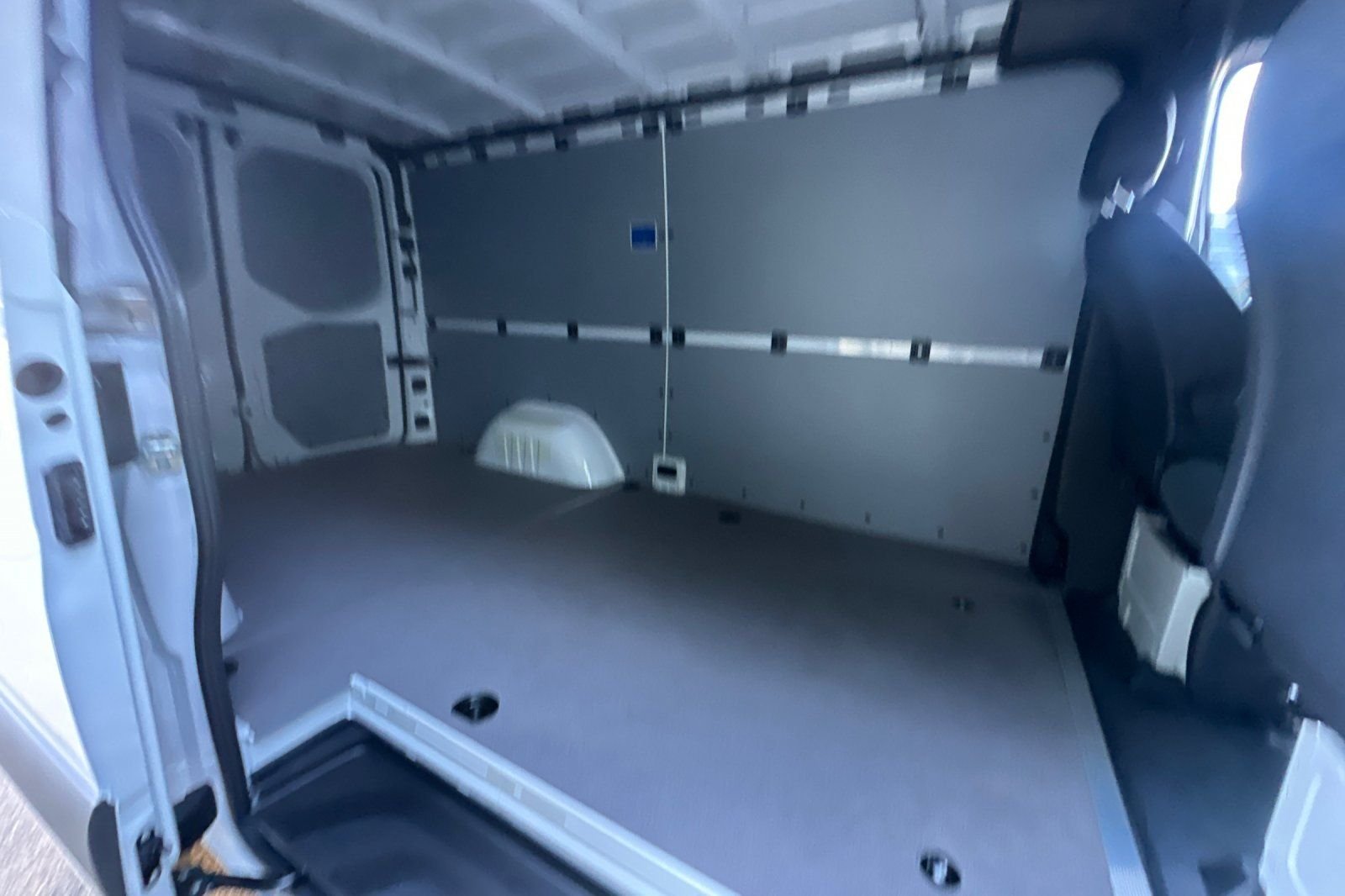 New 2026 Arctic+White Mercedes-Benz Cargo 144 WB image 9