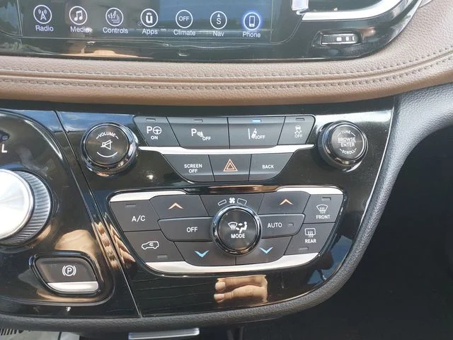 Used 2017 Blue Pearl Chrysler Limited image 17