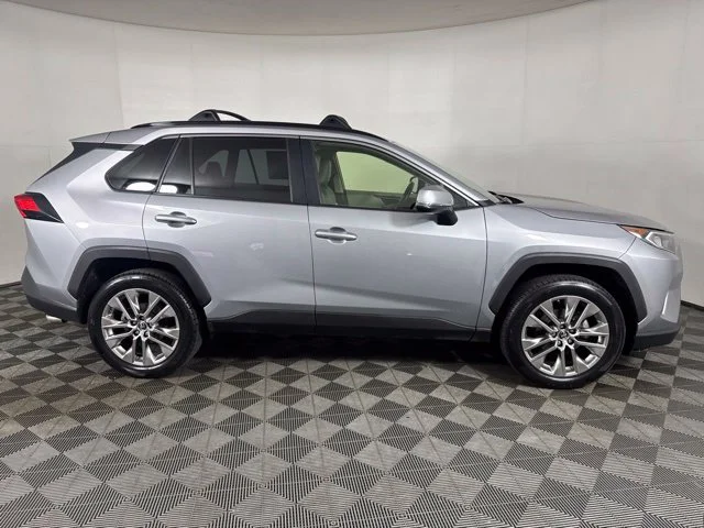 Certified Used 2019 Silver Sky Metallic Toyota XLE Premium image 2
