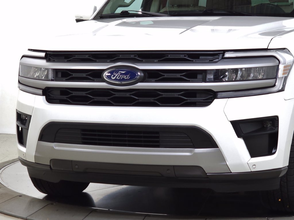 Used 2022 White Ford XLT image 13