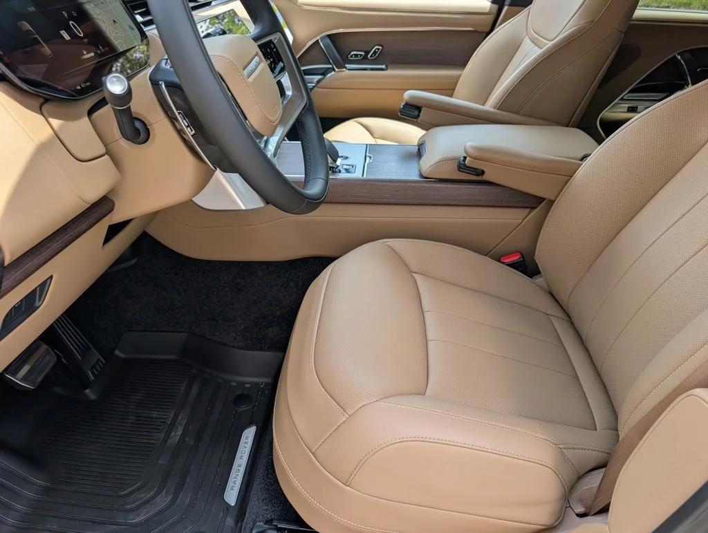 New 2026 Charente Grey Land Rover SE image 21