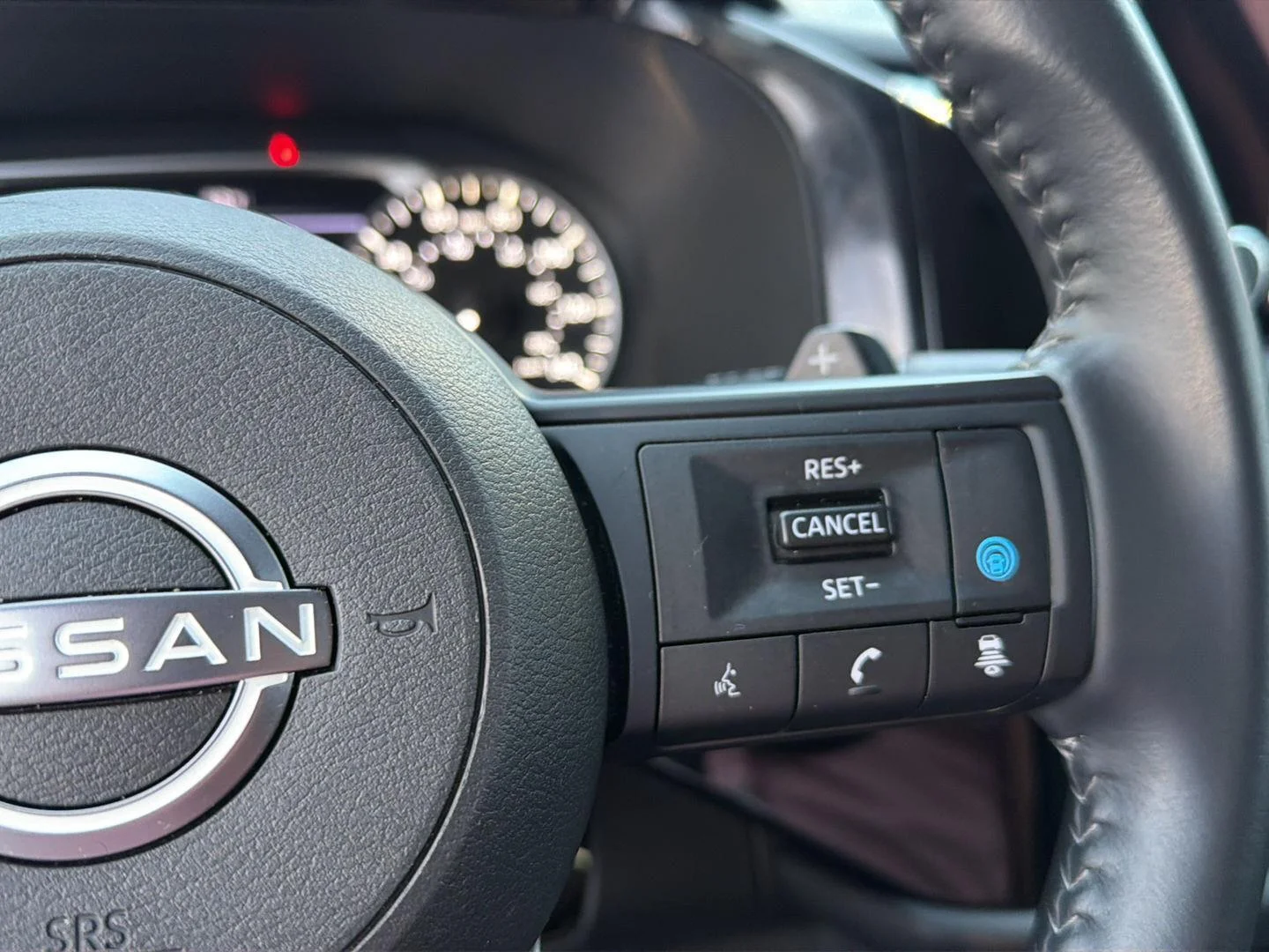 2025 Nissan Pathfinder SV - Photo 23