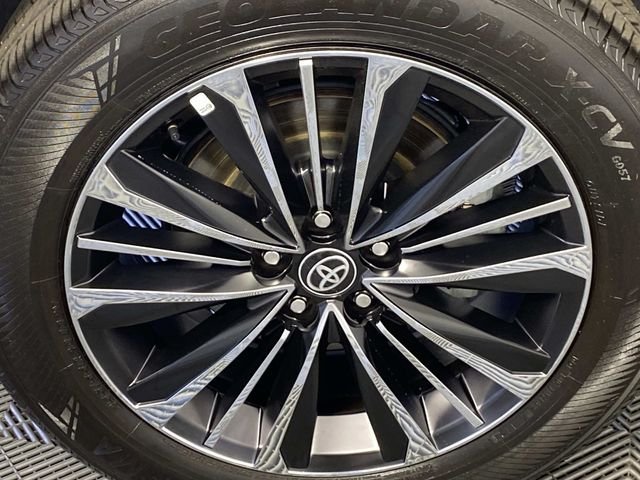 Used 2025 Beige Toyota MAX Platinum image 32