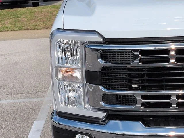 New 2026 Oxford White Ford F-350® XLT image 10