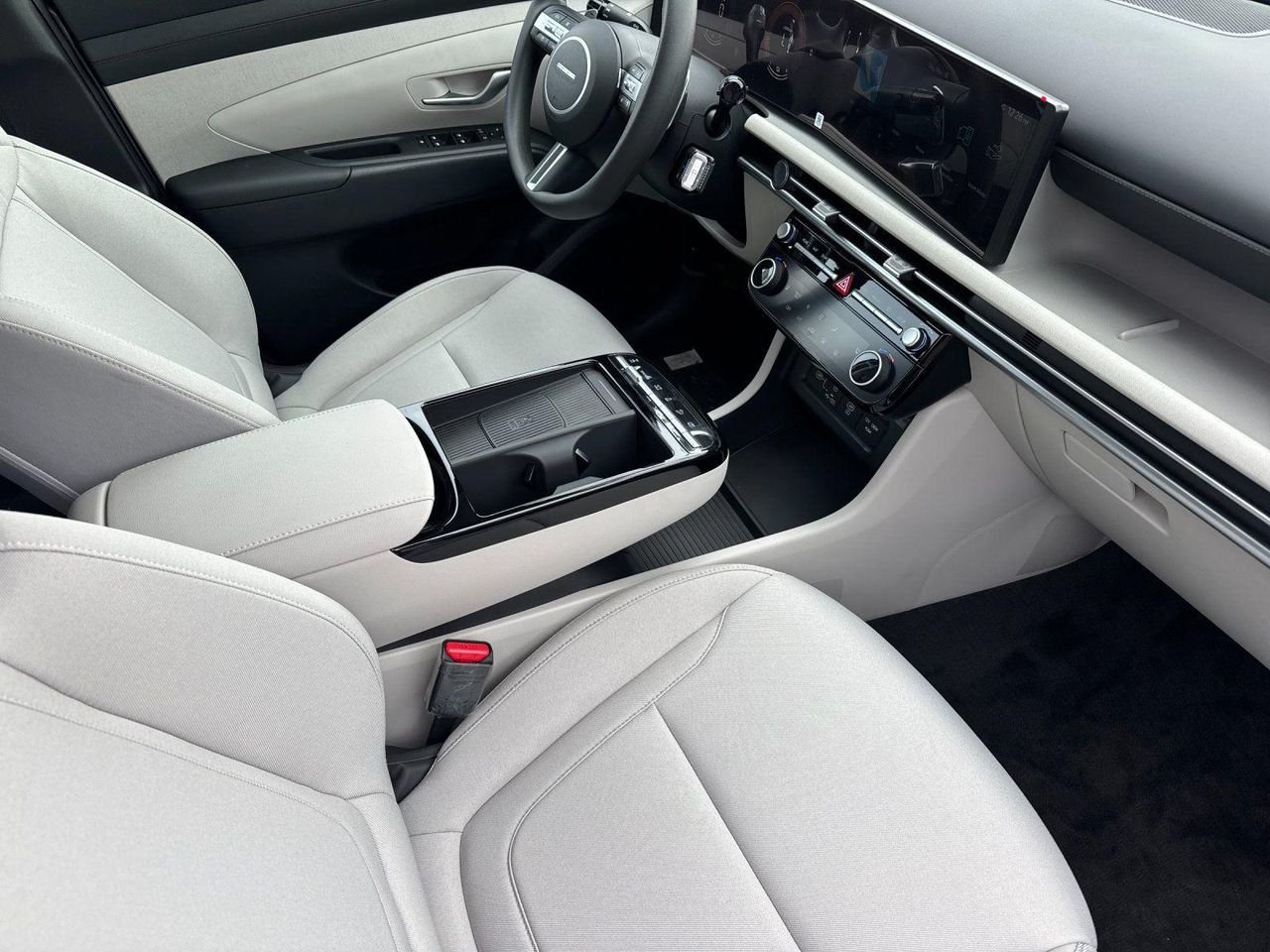 New 2025 Silver Hyundai SEL image 15