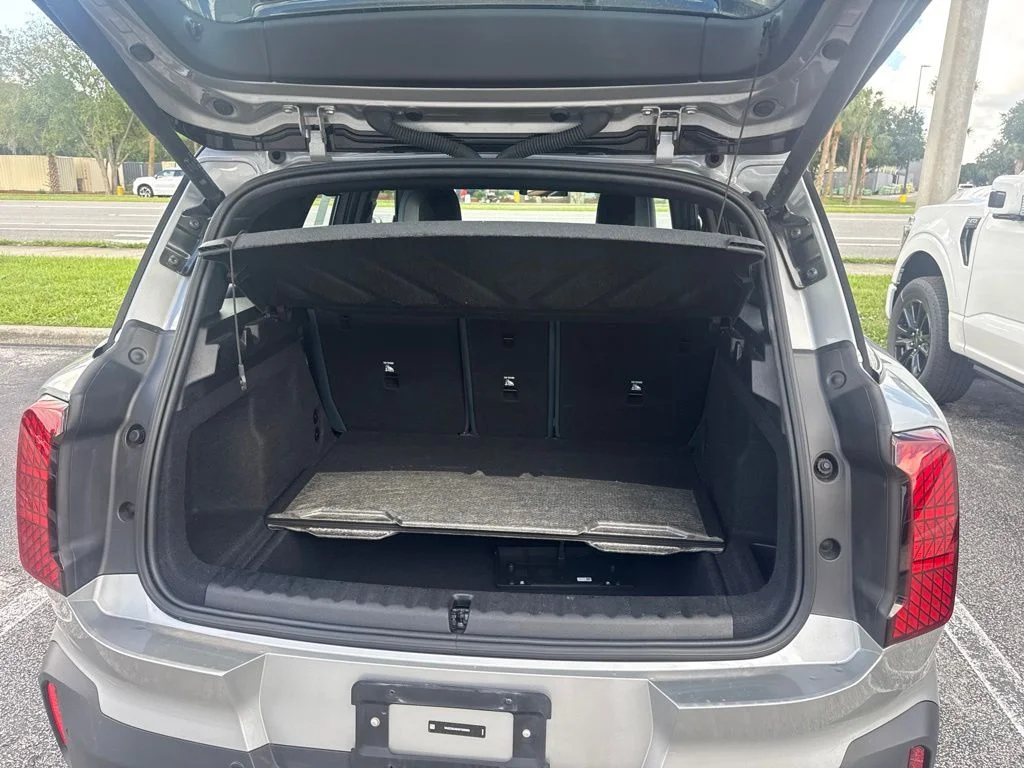 Used 2025 Silver MINI Signature Plus image 14