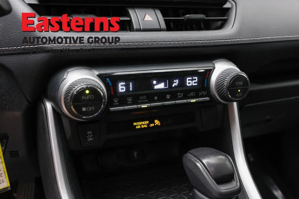 Used 2022 White Toyota LE image 20