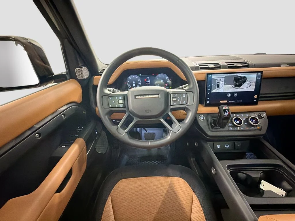 Certified Used 2024  Land Rover X-Dynamic SE image 23