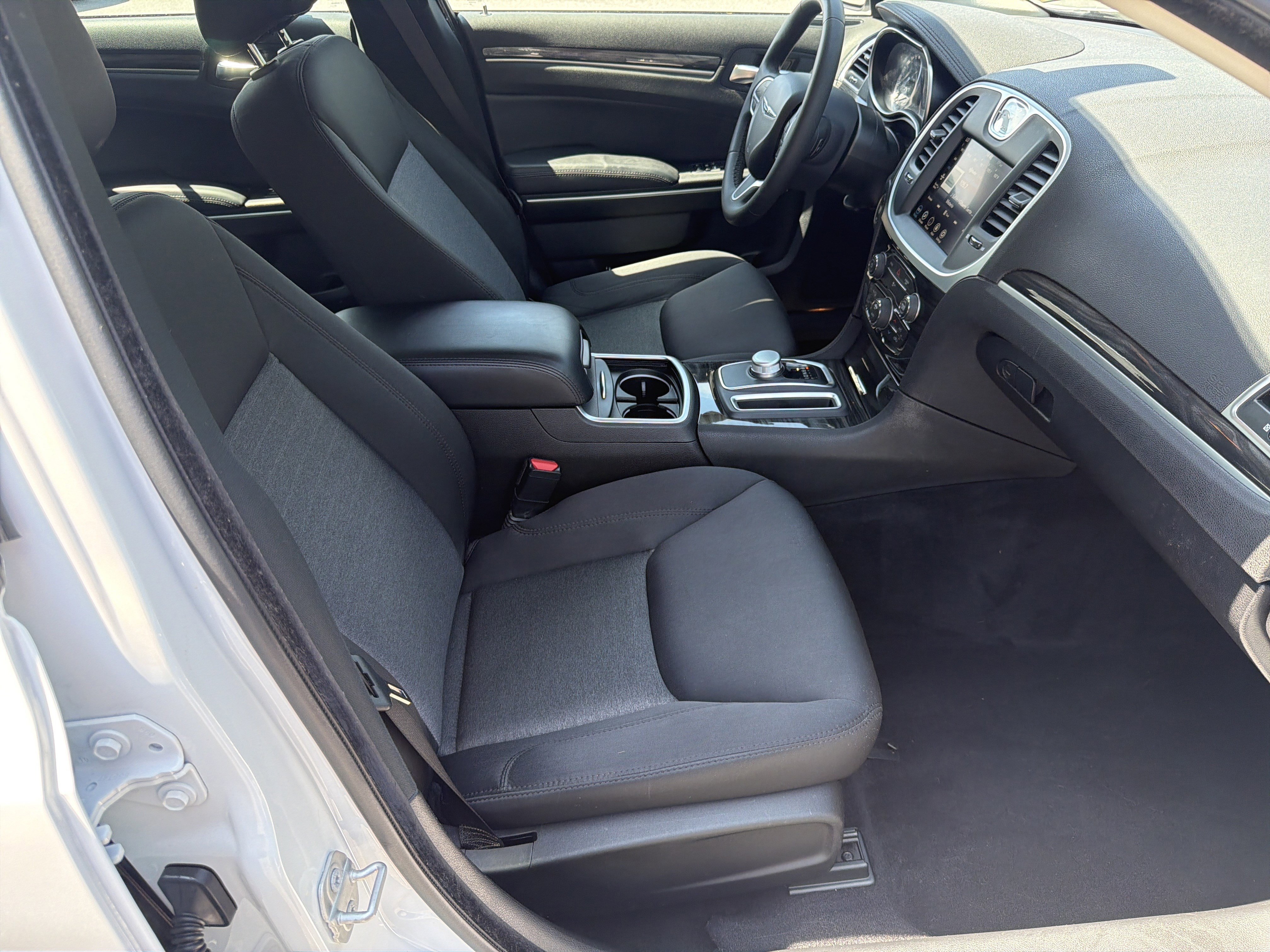 Used 2022 Bright White Clearcoat Chrysler Touring image 23