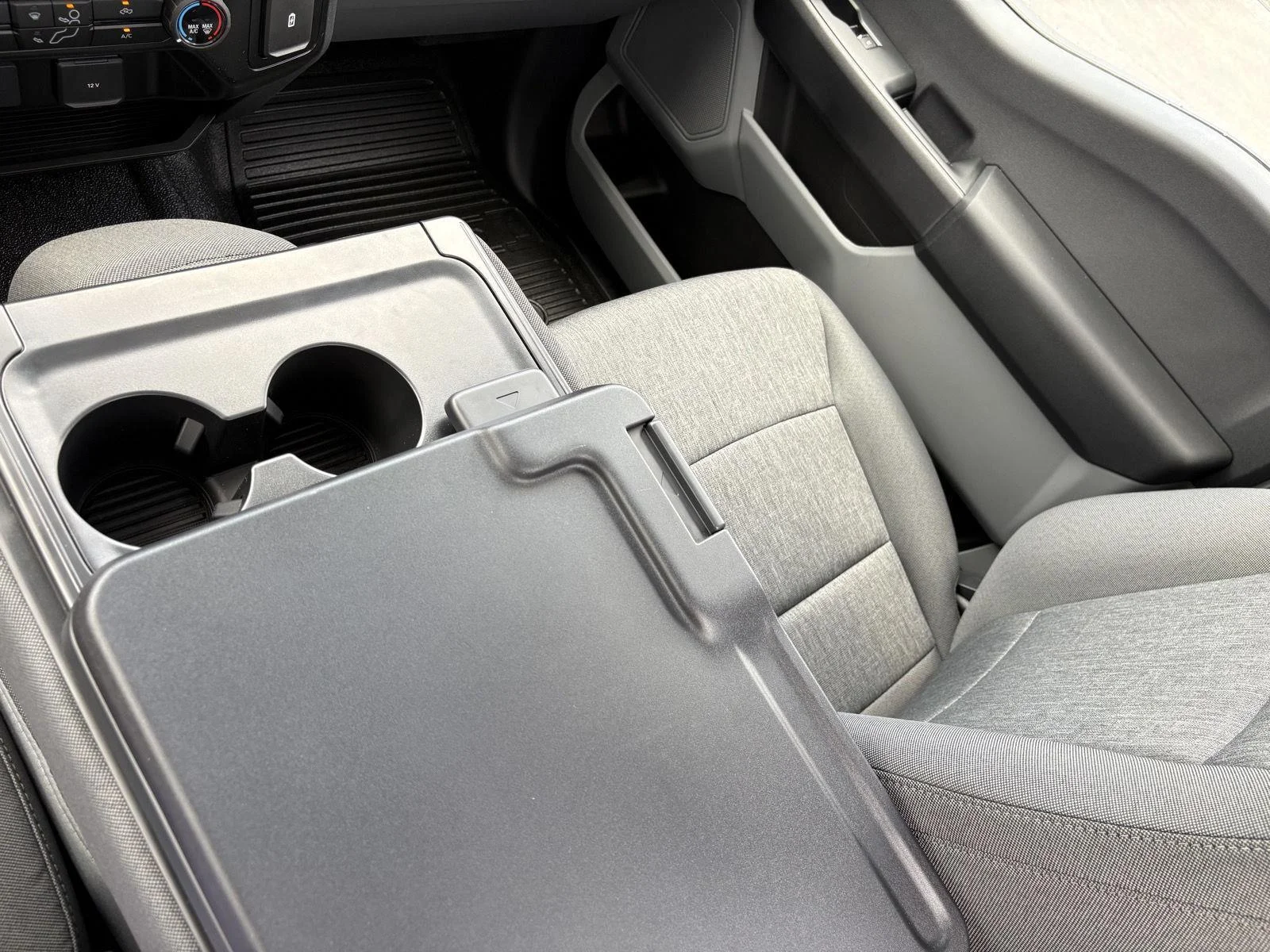 New 2026 Oxford White Ford F-250® XL image 15