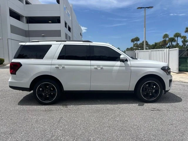 Used 2023 White Ford Limited image 2
