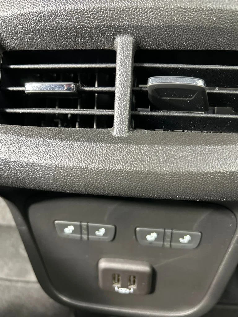 Used 2022 Gray Chevrolet Premier image 18