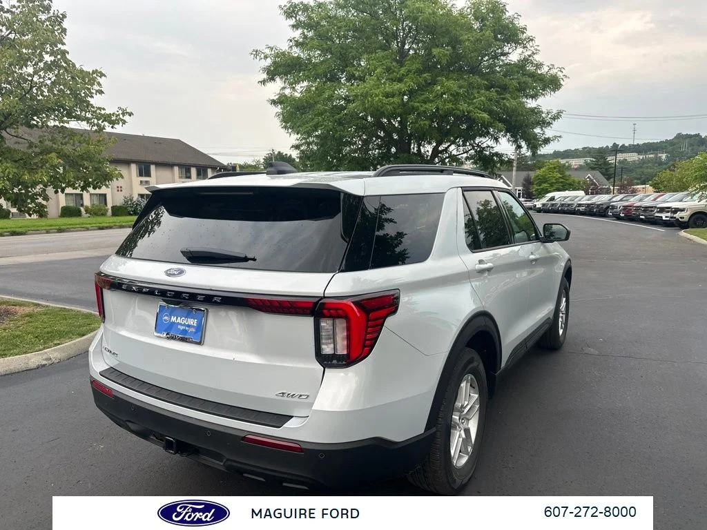 New 2026 Space White Metallic Ford Active image 4