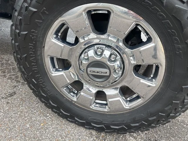 Used 2023 Oxford White Ford Lariat image 25