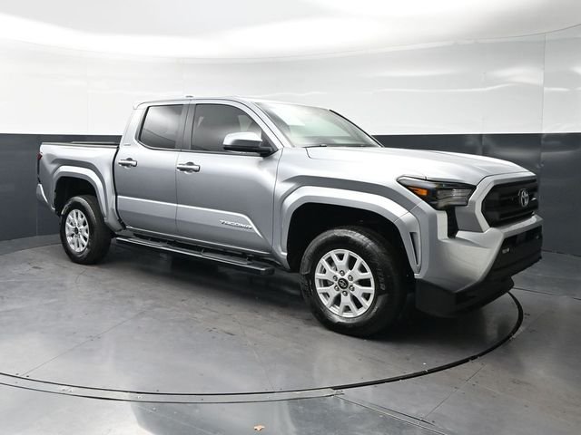 Used 2025 Silver Toyota SR5 image 3