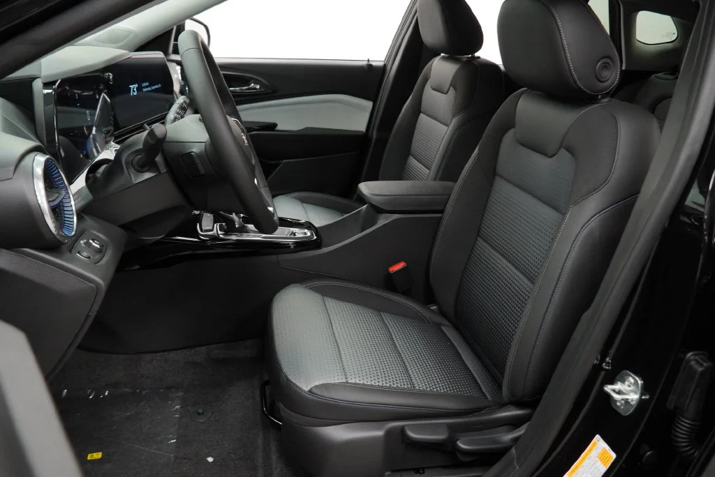 New 2026 Mosaic Black Metallic Chevrolet LT image 7