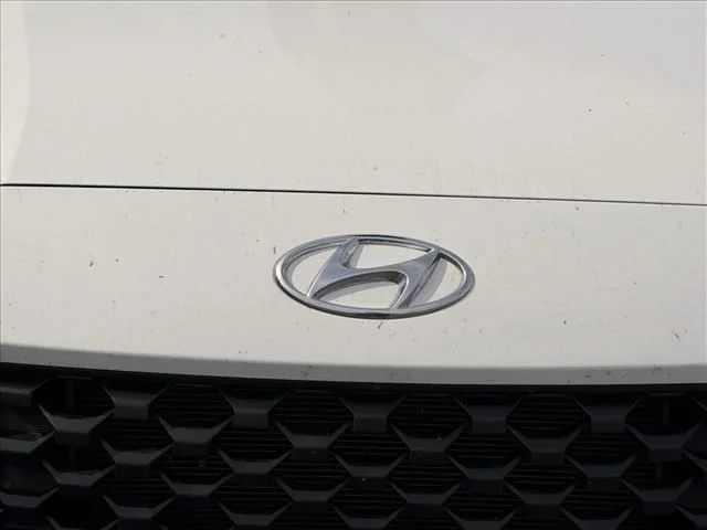Used 2022 White Hyundai SEL image 18