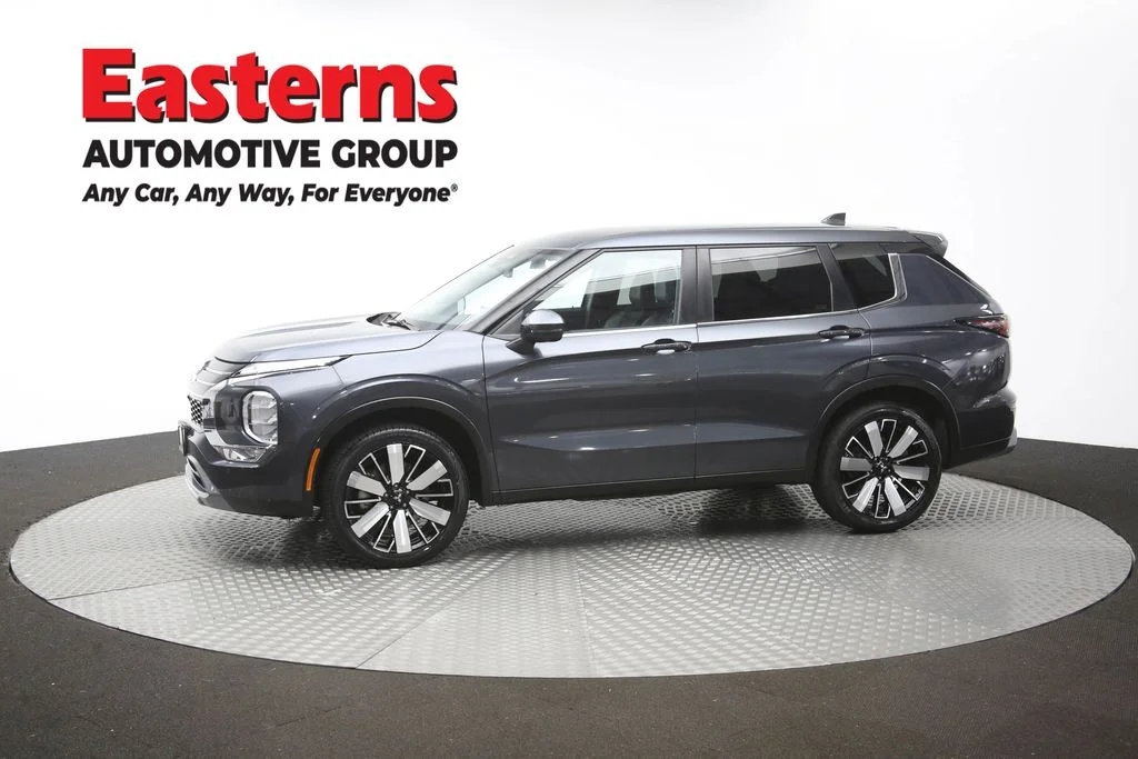 Used 2025 Gray Mitsubishi SE image 59