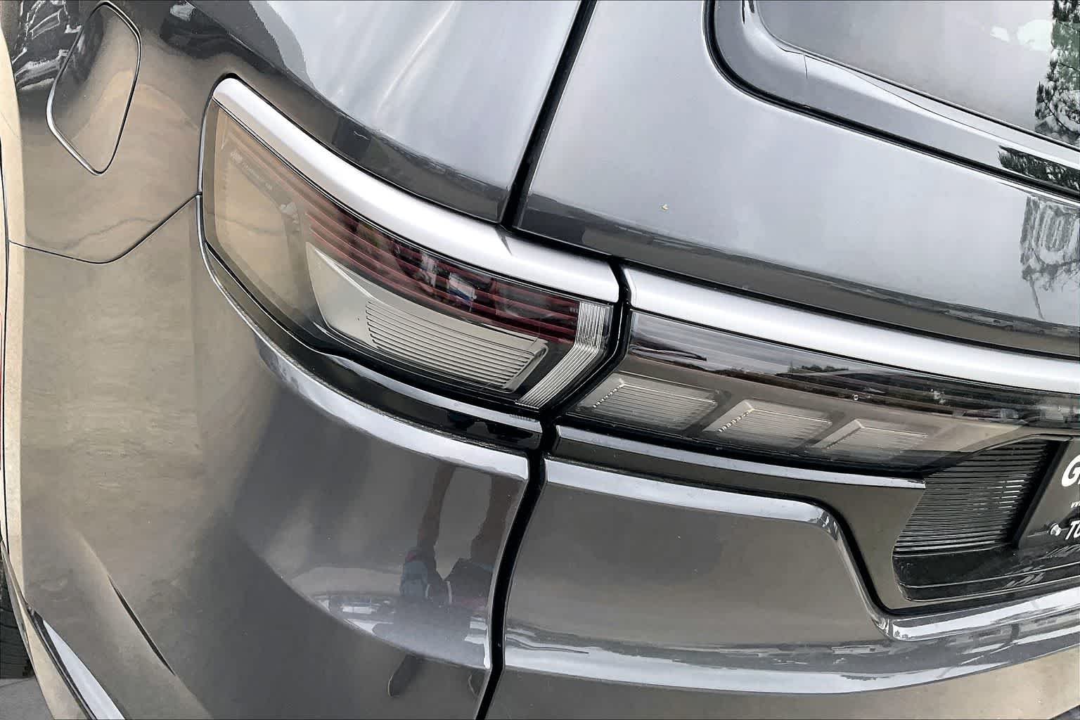 New 2026 Baltic-Gray Metallic Clear-Coat Exterior Paint Jeep  image 14