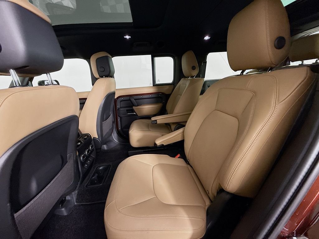 New 2025 Sedona Red Land Rover S image 21