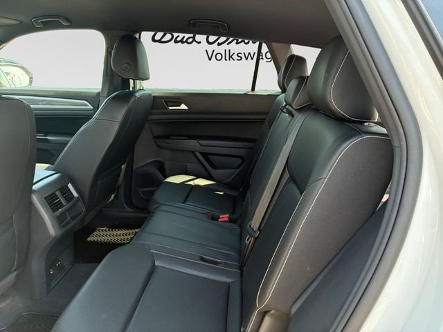 Used 2020 Pure White Volkswagen 3.6L V6 SE w/Technology image 13