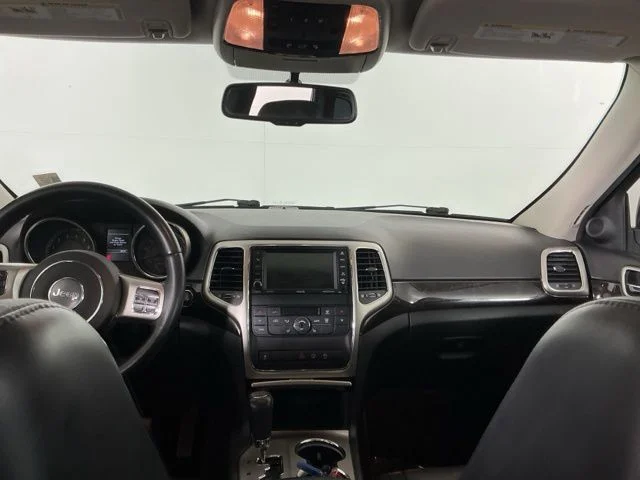 Used 2013 Brilliant Black Crystal Pearl Jeep Laredo image 24