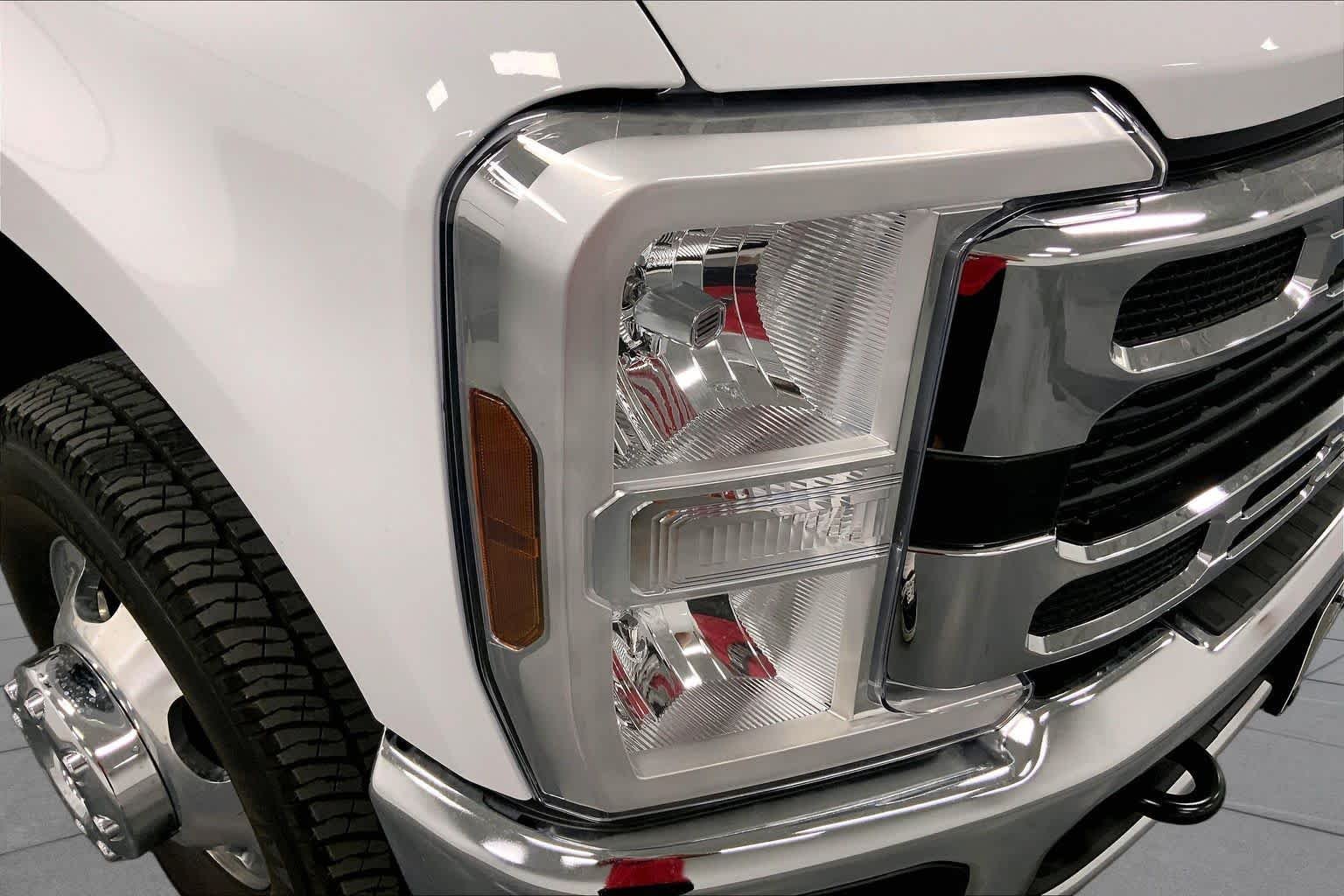 New 2026 Oxford White Ford F-350® XLT image 13