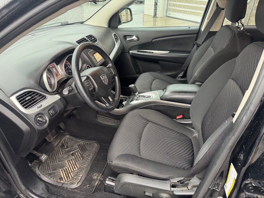 Used 2016 Black Dodge SXT image 16