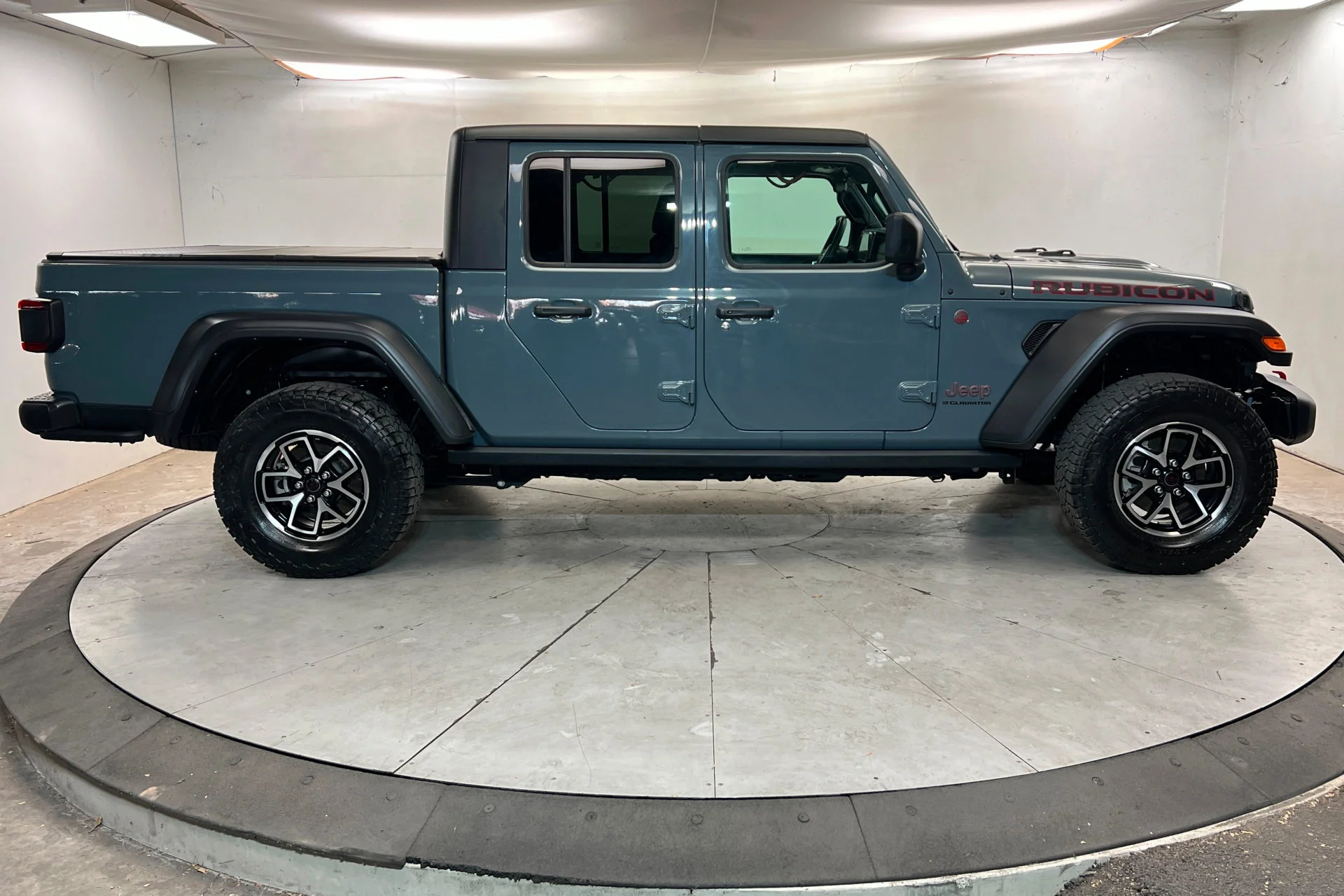 Used 2024 Anvil Clear Coat Jeep Rubicon image 6