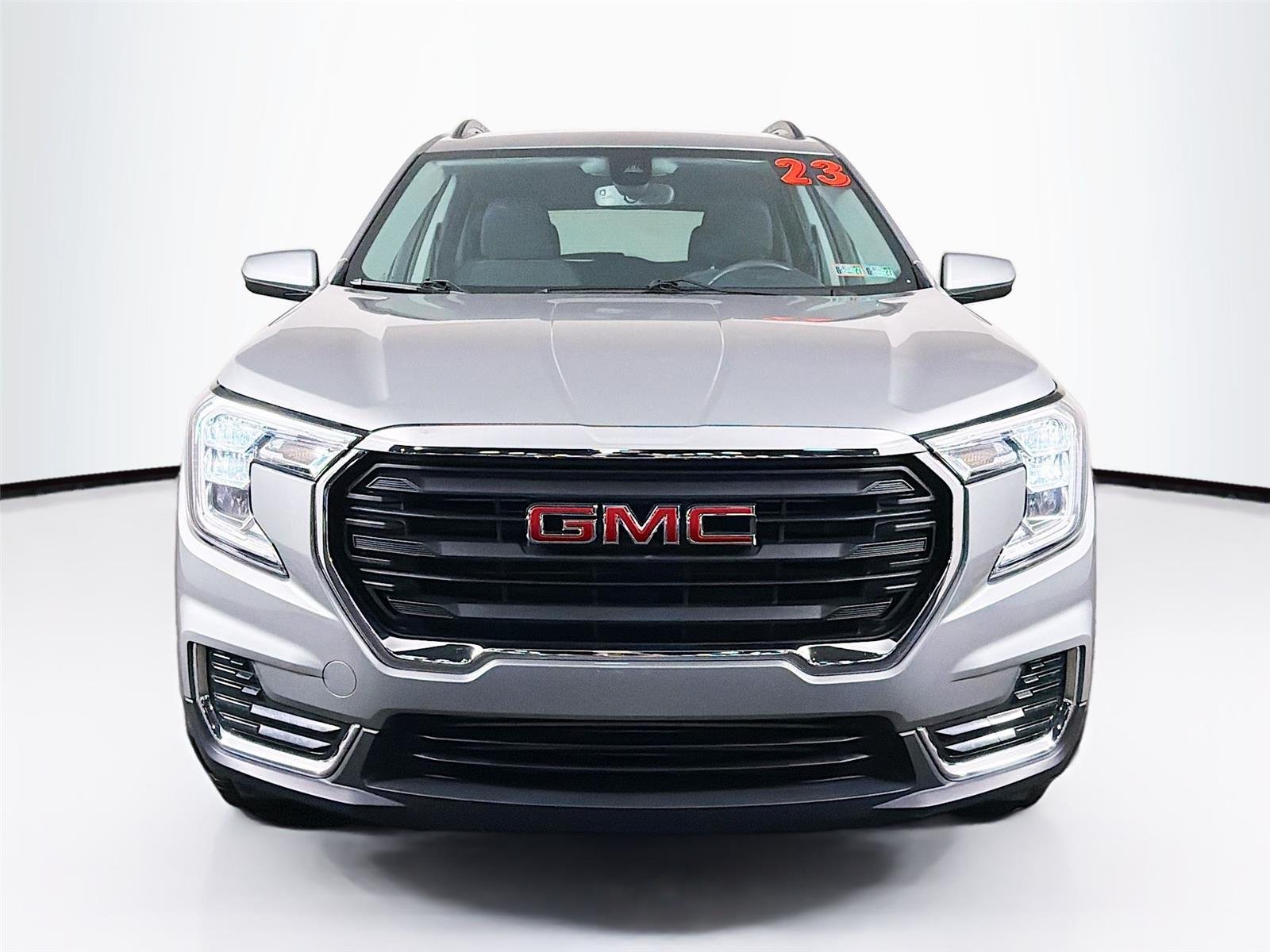Used 2023 Sterling Metallic GMC SLE image 6