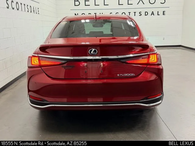 Used 2019 Red Lexus 300h image 5