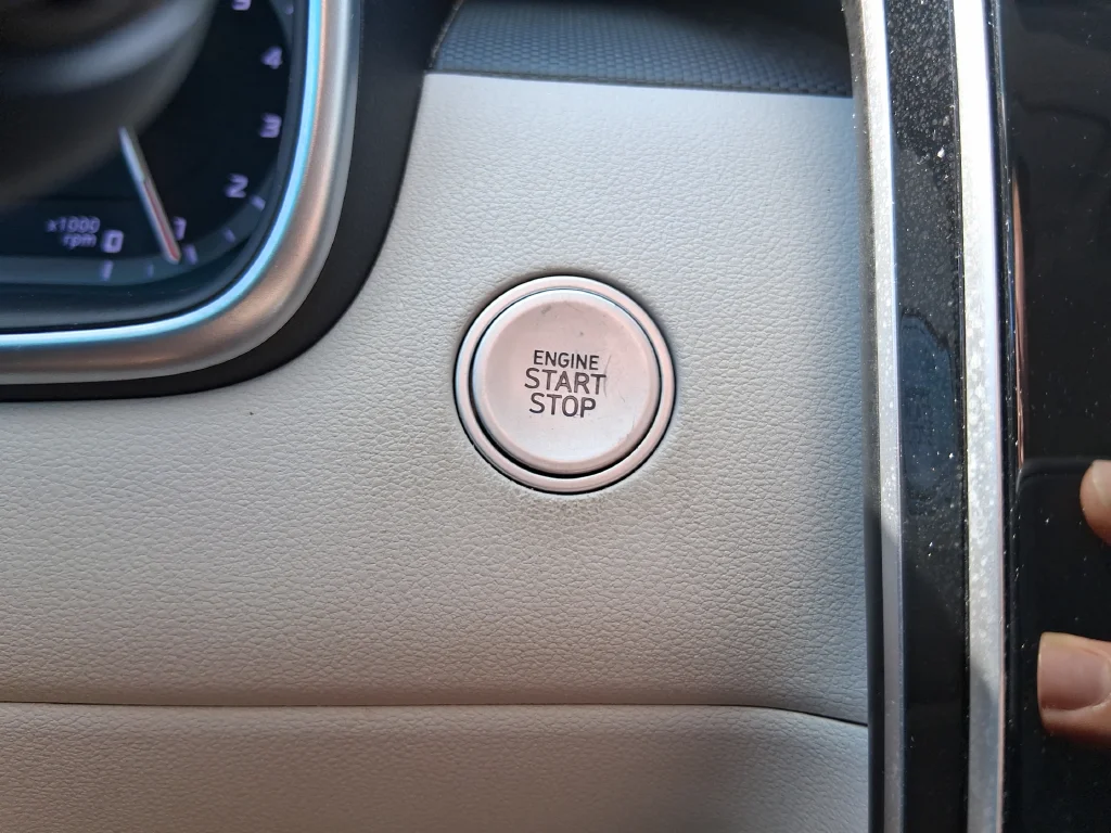 Used 2024 Silver Hyundai SEL image 29