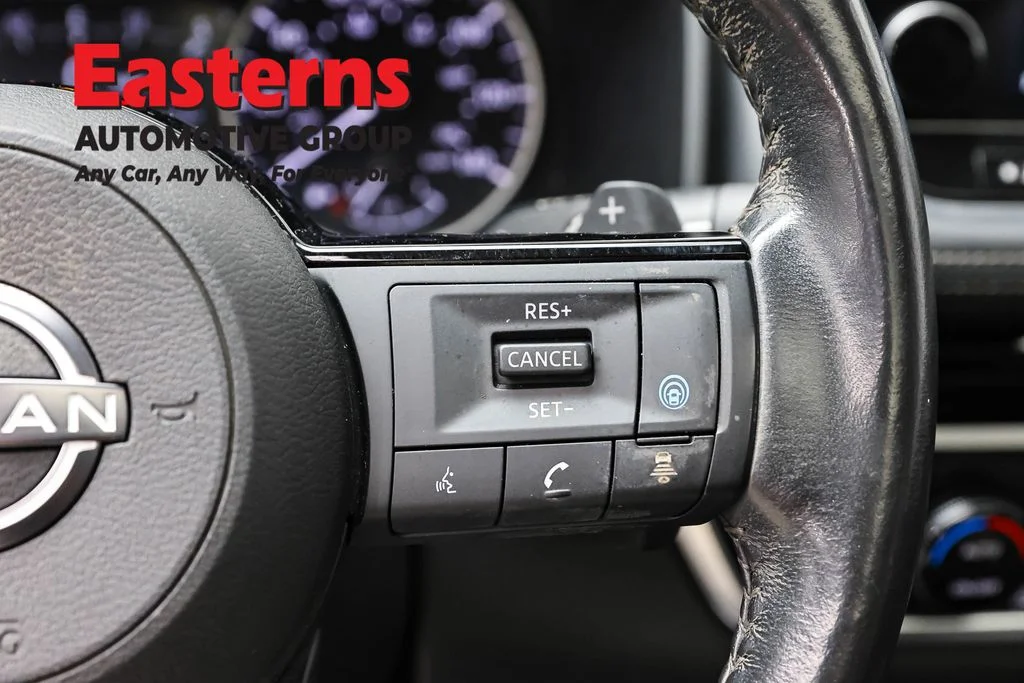 Used 2023 Gray Nissan SL image 18