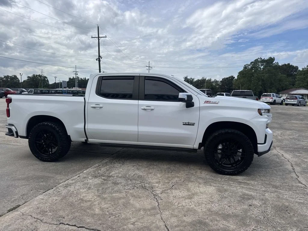 Used 2021 White Chevrolet RST image 12