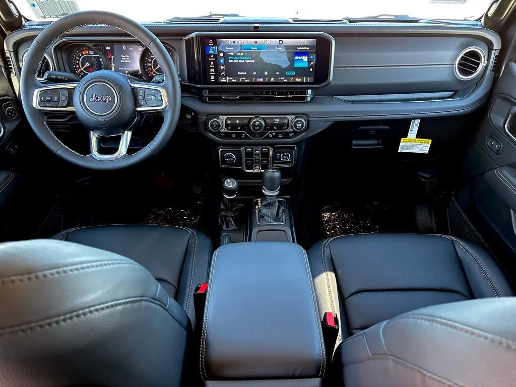 2025 Jeep Wrangler 4-Door Sahara - Photo 19