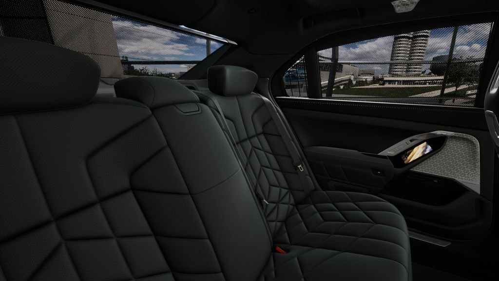 2026 BMW 7 Series 750e - Photo 39