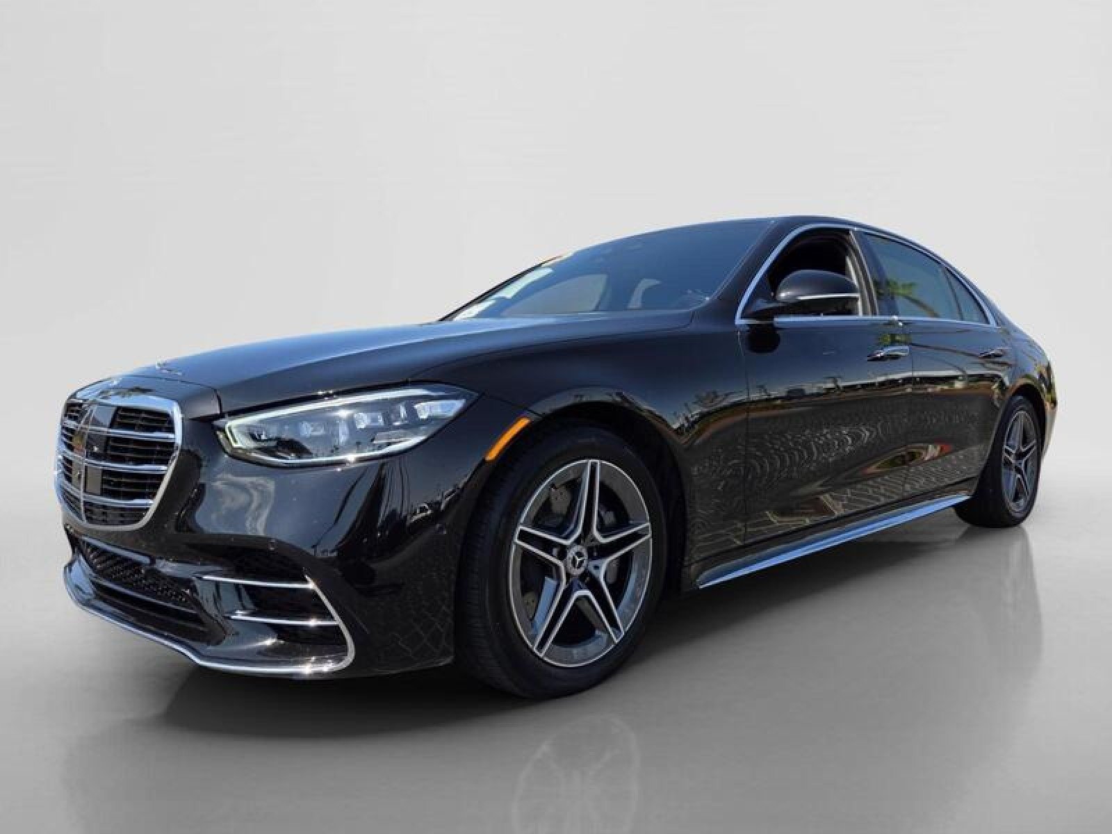 Certified Used 2025 Obsidian Black Metallic Mercedes-Benz S 500 image 8